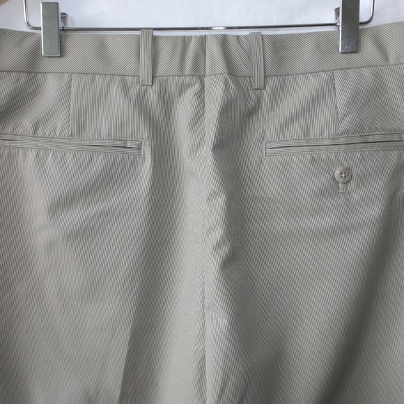 Walter Hagen Golf Shorts Khaki with Pin Stripe Pattern, Size 36, EUC! - Picture 8 of 9